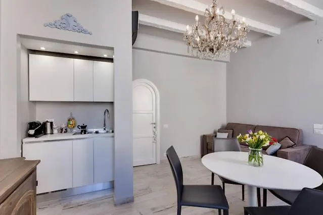 Apartment Trevi Luxury Maison *