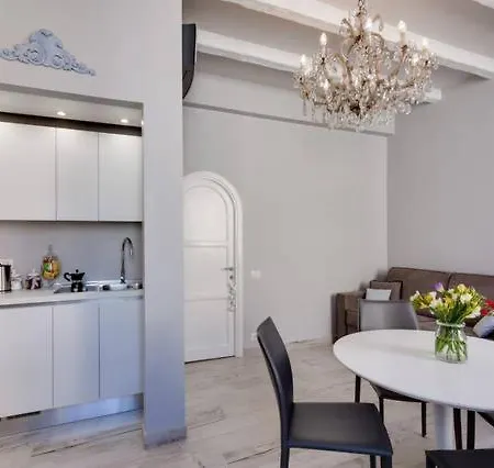 Апартаменты Trevi Luxury Maison *